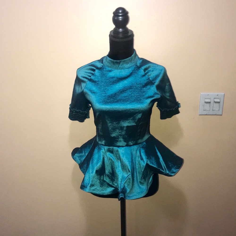 Peplum top / shirt